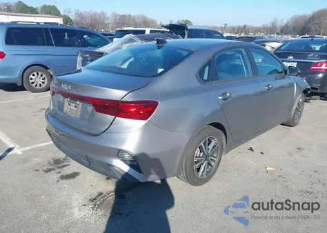 2023 Kia Forte Lxs z USA, uszkodzony, nr VIN 3KPF24AD0PE559949